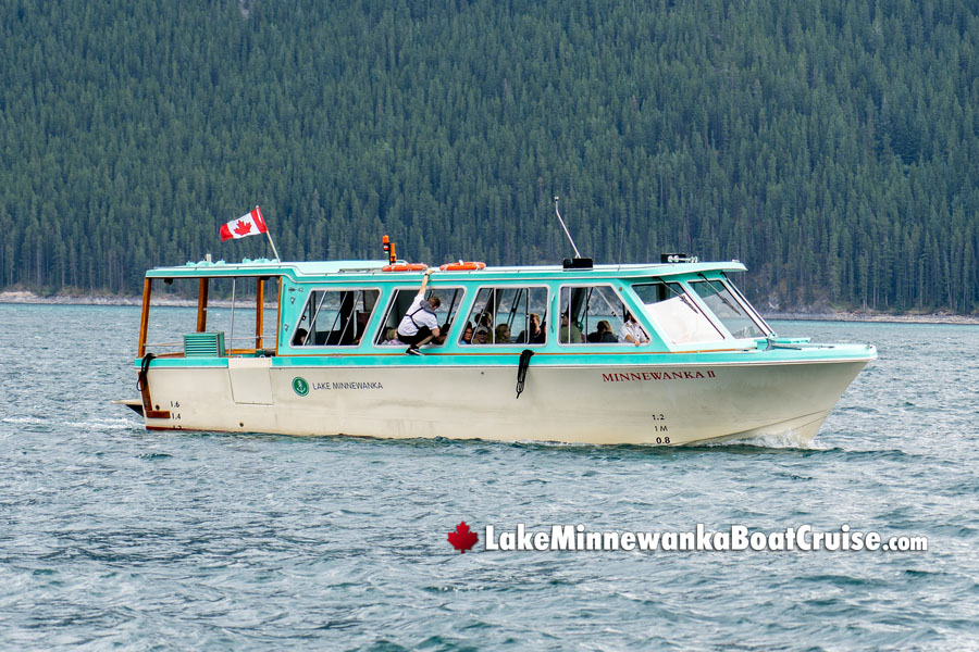 Minnewanka Boat Cruise