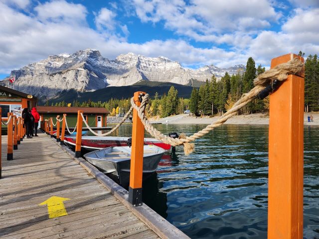 Banff Lake Minnewanka Boat Cruise Docks